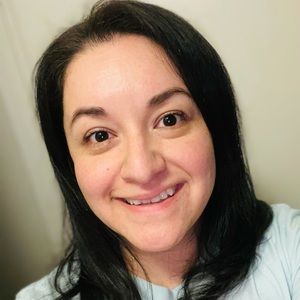 Meet your Posher, Lina